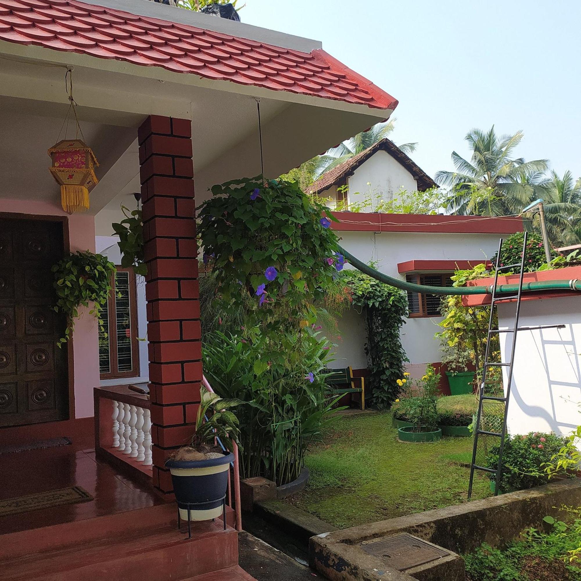 Runnin Airport - Homestay Gurpur Экстерьер фото